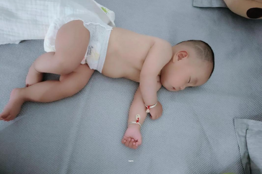 馆陶宝宝夏天要穿袜子吗